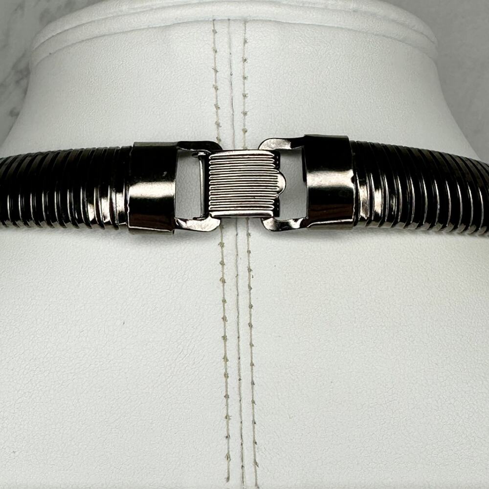 Black Gunmetal Coil Choker Necklace ✨ - Picture 6 of 10
